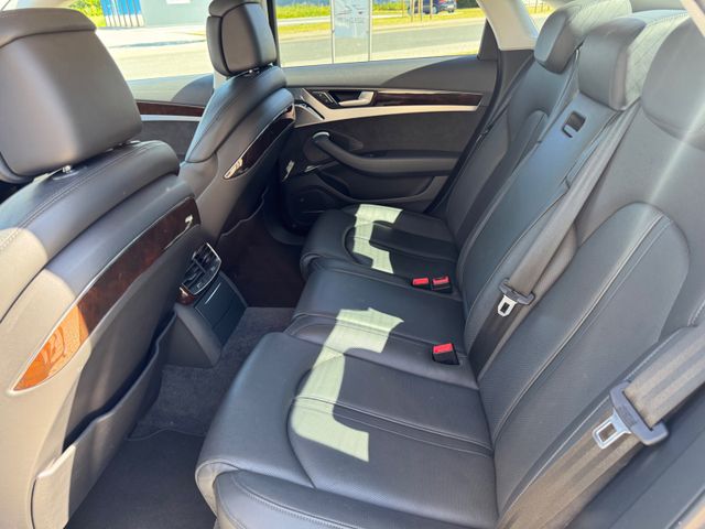 Fahrzeugabbildung Audi A8 3.0 TDI clean diesel quattro,21 Zoll Vollaust