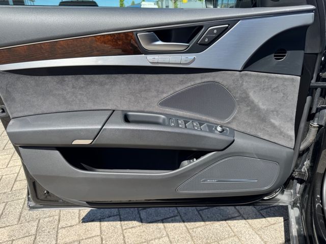 Fahrzeugabbildung Audi A8 3.0 TDI clean diesel quattro,21 Zoll Vollaust