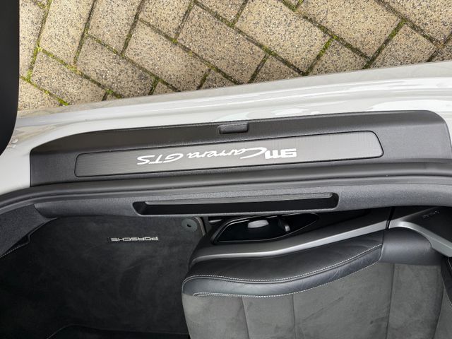 Fahrzeugabbildung Porsche 992 GTS Cabrio,Bose,Carbon,GTS Paket,Komfortzug.