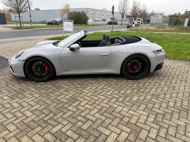 Fahrzeugabbildung Porsche 992 GTS Cabrio,Bose,Carbon,GTS Paket,Komfortzug.